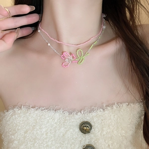 Double-layered floral beaded necklace with pink and white pearls for women's daily wear