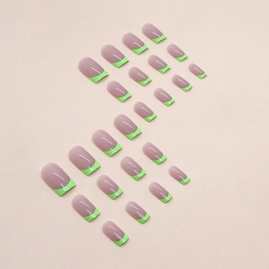Middellange vierkante French press-on nagels met felgroene punten op een nude basis