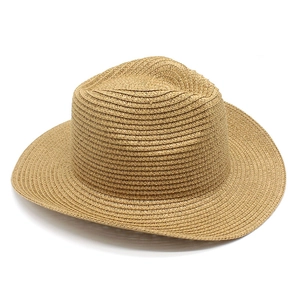 Klassischer amerikanischer Stroh-Cowboyhut mit geschwungener Krempe für Strand und Sommer