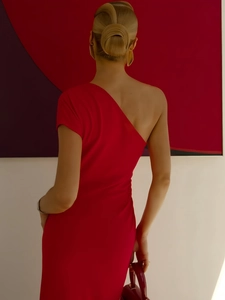 Elegant red one-shoulder bodycon dress featuring stylish waist pleats for a slim silhouette