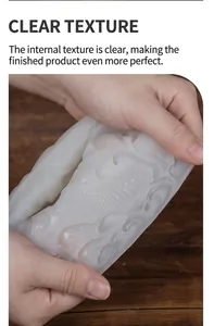 Vista macro dello stampo in silicone flessibile con trama dettagliata di pesce koi