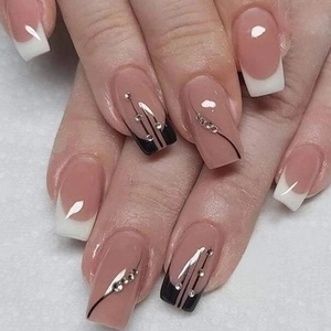 French Tip Press On Nails Glossy Nude Pink With Black White Lines Rhinestone Decorative Square False Nails