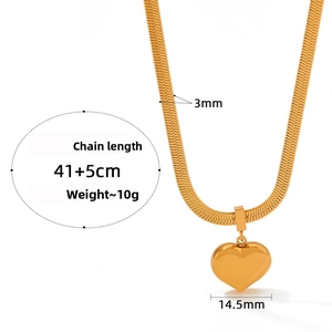 Details einer 3mm Schlangenkette mit 14,5mm Goldherz-Anhänger und Längenmaßen