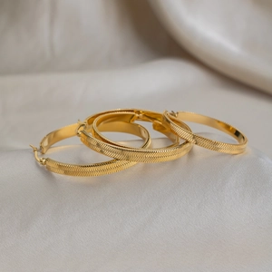 Three-piece gold snake chain texture hoop earrings in 18K gold-plated stainless steel