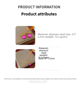 Détails du coffret bijoux cœur rose et nœud avec chaîne en acier titane serpent