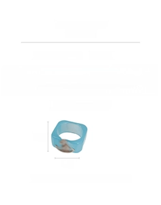 Detail view of square resin Saturn ring with dimensions 2.5x2cm and weight 3.7g