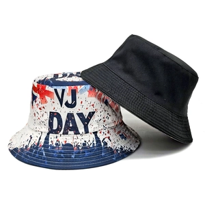 Bob à graffiti avec imprimé Union Jack VJ Day et design réversible noir pour couples