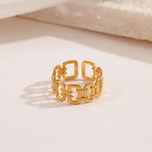 18K gold-plated geometric chain ring for women made of polished stainless steel
