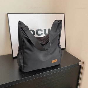 Nylon Umhängetasche Große Kapazität Verstellbarer Gurt Seitentaschen Lässige Sportliche Messenger Crossbody Tasche Damen