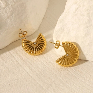 Elegant 18k gold plated fan-shaped earrings with rhinestones on white stones