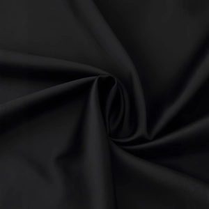 Elegantes schwarzes Satin-Unterkleid mit Spitzenbesatz, seidiger Textur und Faltenwurf