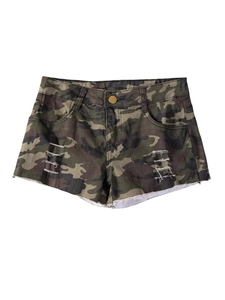 Camouflage-Jeansshorts mit hoher Taille, Rissen und offenem Saum in Armeegrün-Finish