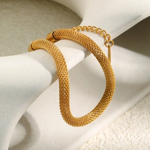 Bracelet maille gourmette en acier inoxydable plaqué or 18K au design minimaliste