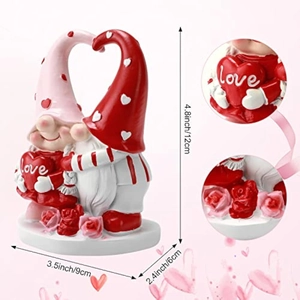 Detailed view of Valentine's gnome figurine with Love heart and dimension specifications