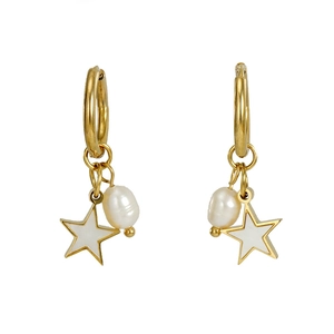 Détail de créoles en acier inoxydable doré 18K avec breloques étoile blanche et perle