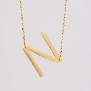 Collar minimalista de acero inoxidable chapado en oro 18K con colgante letra N