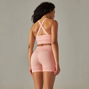Ensemble de yoga rose sans couture avec brassière dos croisé et short taille haute