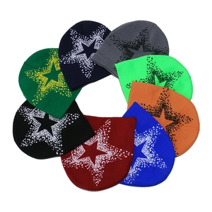Knit beanie set with pixel star jacquard pattern in eight assorted colors for winter