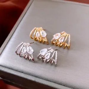 Orecchini a lobo a goccia placcati oro 14K con micro-pavé di zirconi per donna chic