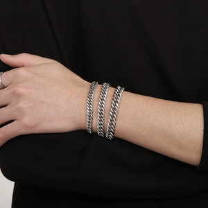 Bracelet à mailles cubaines en acier inoxydable poli pour hommes et femmes au poignet