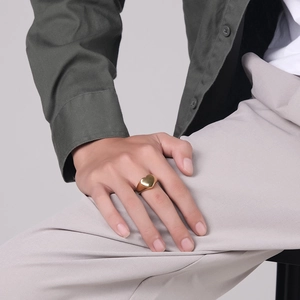 Polished heart-shaped gold ring for women made of premium stainless steel