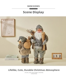 Détail de gnomes de Noël nordiques avec chapeaux tricotés et skis miniatures en bois