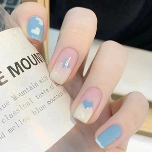 Summer Cool Blue White Heart Pattern Short Press On Nails Glossy Fake Nails With Glue For Women Students Manicure