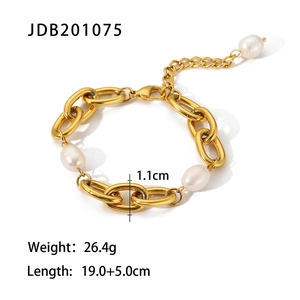 Gold chunky chain bracelet with white pearls and 19cm length plus 5cm extension