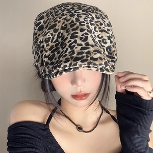 Vintage leopard print ivy cap for women featuring a retro chic flat top design