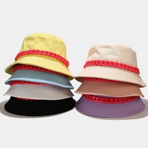 Cappello Alla Pescatora Tela Di Cotone Con Grossa Catena Di Plastica Rosa Decorazione Streetwear Tendenza Protezione Solare