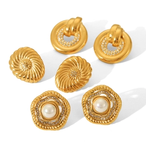Retro 18K gold stainless steel earrings set with pearls and sparkling rhinestones