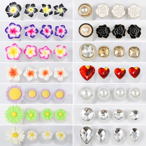 Japanese style daisy silicone toe separators for nail art with various floral designs