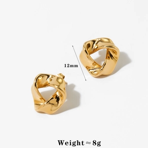 Close-up of geometric gold twisted earrings with 12mm size and 8g weight specs