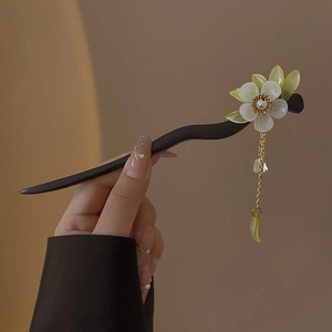 Vintage Chinese Style Wooden Hair Stick With Magnolia Flower Tassel Resin Dangle Elegant Hairpin For Hanfu Women