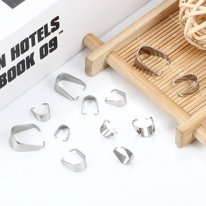 Enganches de acero inoxidable plateado pulido para joyas DIY en diferentes tamaños