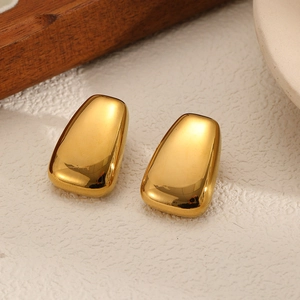 Minimalist geometric trapezoid earrings in 18k gold plated stainless steel for women