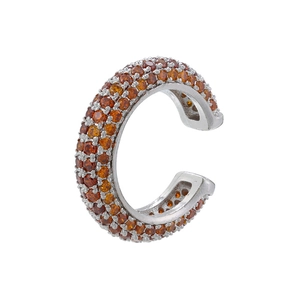 Detail der silbernen Ohrmanschette mit vier Reihen mikro-gefasster oranger Zirkoniasteine