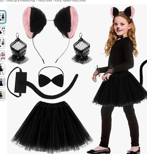 Détail du costume de chat d'Halloween avec serre-tête oreilles, nœud papillon et tutu noir