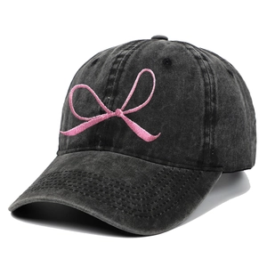 Vintage Baseballkappe aus dunkelgrau gewaschenem Denim mit rosa gestickter Schleife