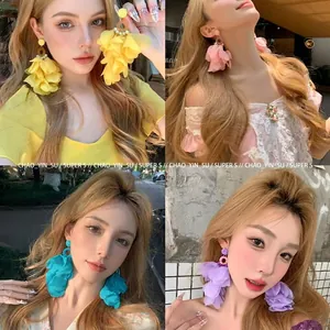 Boucles d'Oreilles Pendantes Bohèmes Fleur en Tissu avec Tige en Argent Grandes Boucles d'Oreilles Florales Vacances