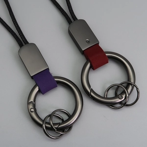 Détails de porte-clés en cuir violet et rouge de haute qualité avec mousquetons noirs