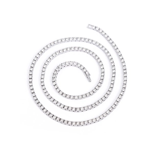 Elegante collar de tenis en aleación plateada con brillantes circonitas en forma espiral