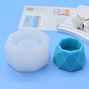 Geometric polyhedral silicone mold for DIY concrete succulent pots and plaster crafts
