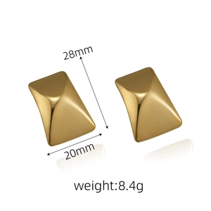 Detailed view of square stud earrings with 28mm length and 20mm width in 18k gold finish