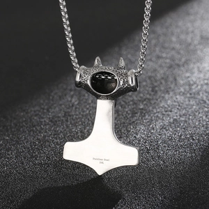 Retro punk wolf head Thor's Hammer pendant in silver 316L stainless steel for men