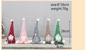 Vue détaillée de cinq gnomes de Noël tricotés avec dimensions de taille et de poids