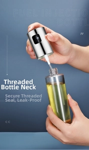 Detail of 260ml oil sprayer bottle featuring a leak-proof threaded bottleneck design