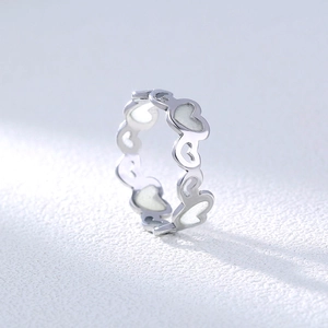 Detailed view of 304 stainless steel luminous heart ring with polished silver finish
