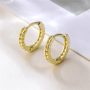 Orecchini A Cerchio Minimalisti In Rame Placcato Oro 18K Con Perno In Argento Design A Catena Intrecciata Huggies Per Donna