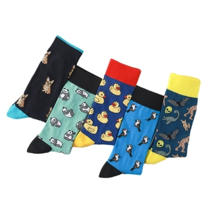 Lot de cinq paires de chaussettes mi-mollet colorées avec motifs animaux et dessins